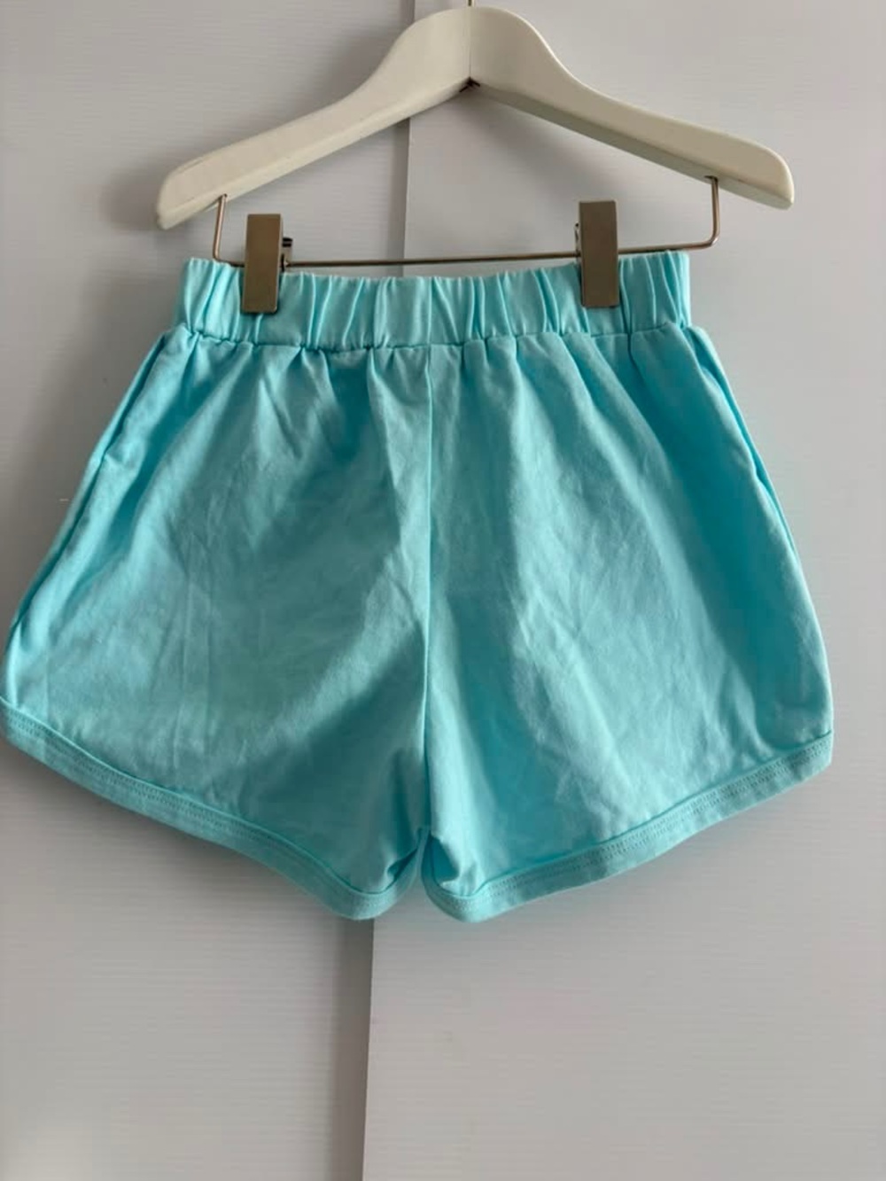 Lola + The Boys Shorts with Sequin Rainbow | size 8 - Picture 4 of 8
